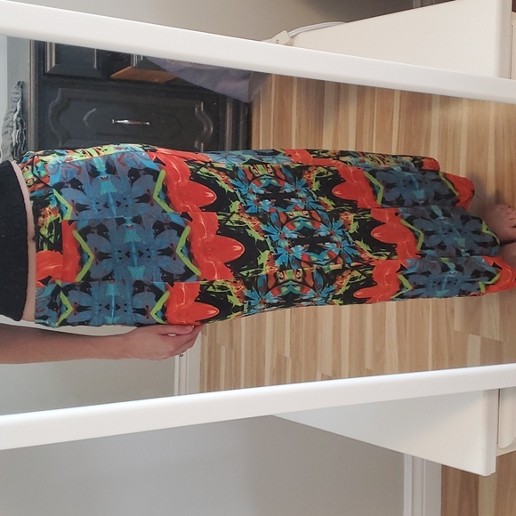 Size small tropical maxi skirt - Picture 2 of 2